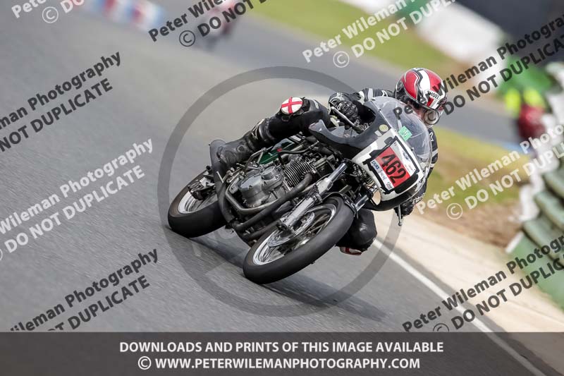 Vintage motorcycle club;eventdigitalimages;mallory park;mallory park trackday photographs;no limits trackdays;peter wileman photography;trackday digital images;trackday photos;vmcc festival 1000 bikes photographs